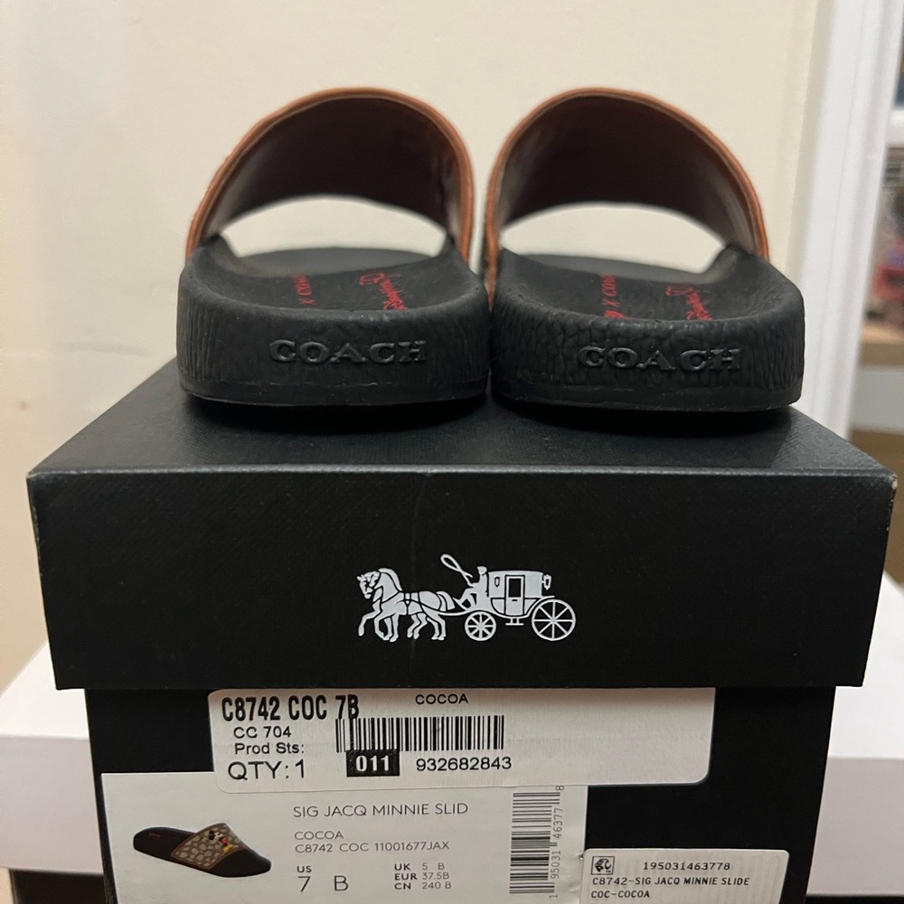 Coach Cocoa Signature Slides - Picture 3 of 4
